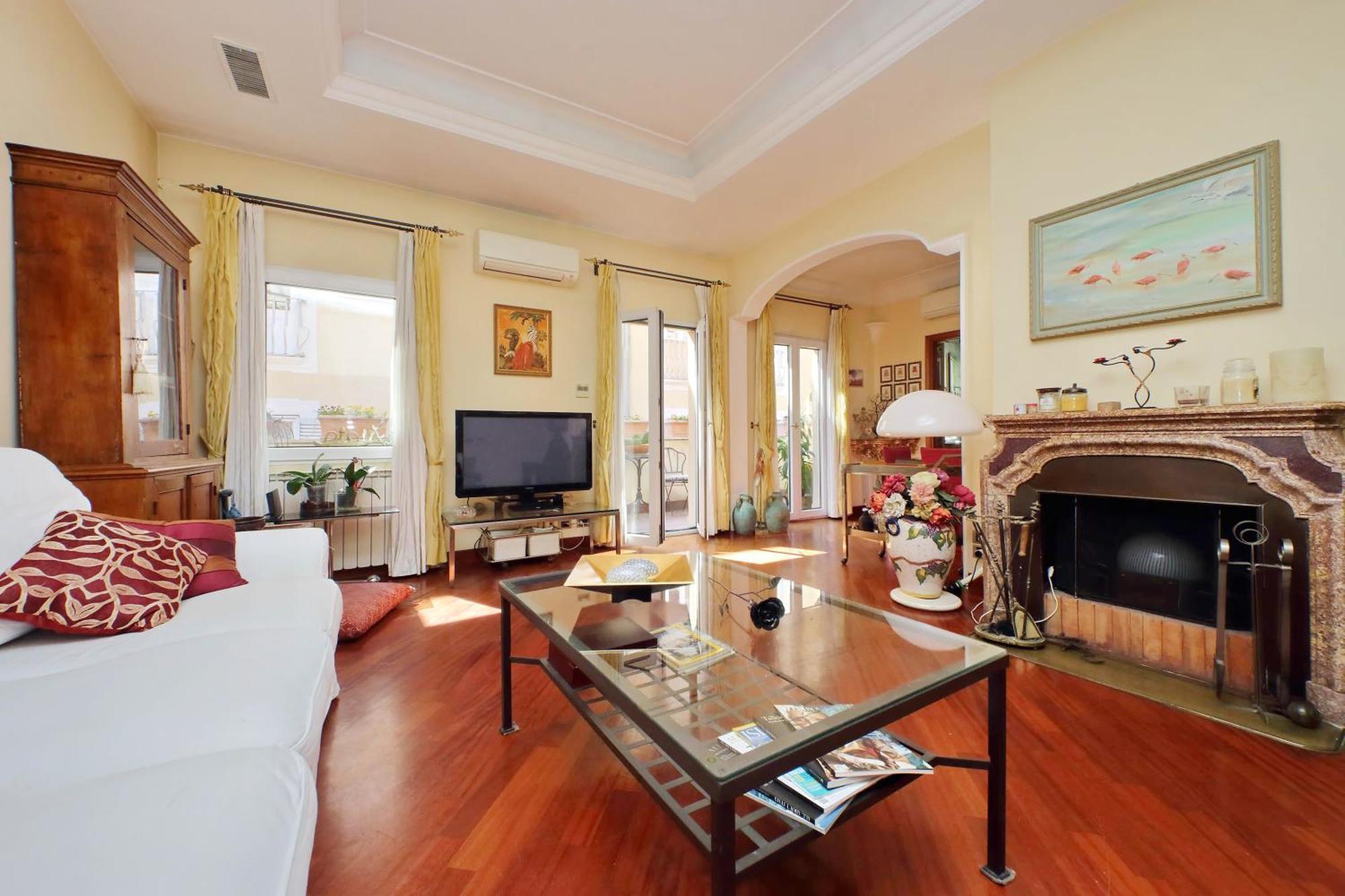 4Bnb - Luxury Trevi Apartment W Terrace Рим Экстерьер фото