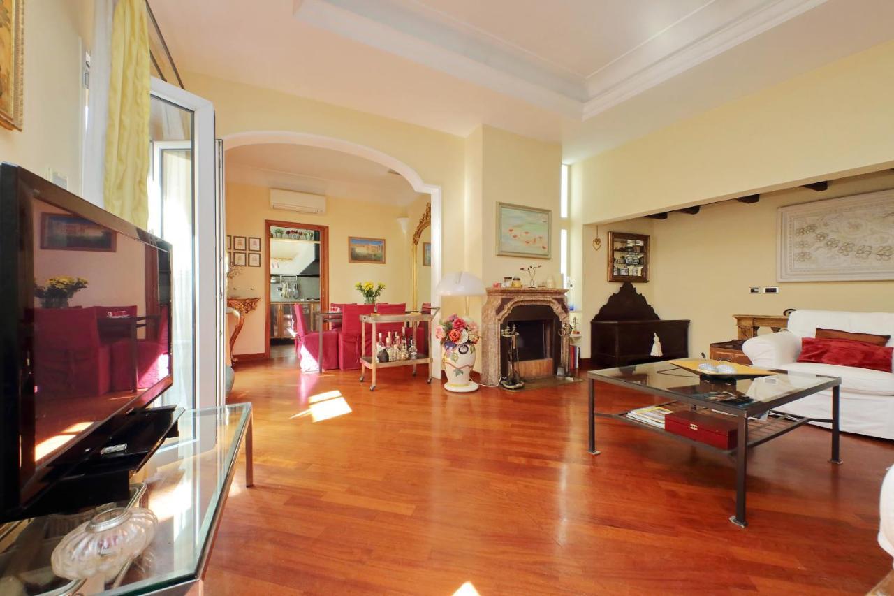 4Bnb - Luxury Trevi Apartment W Terrace Рим Экстерьер фото