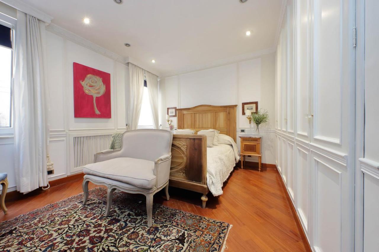 4Bnb - Luxury Trevi Apartment W Terrace Рим Экстерьер фото