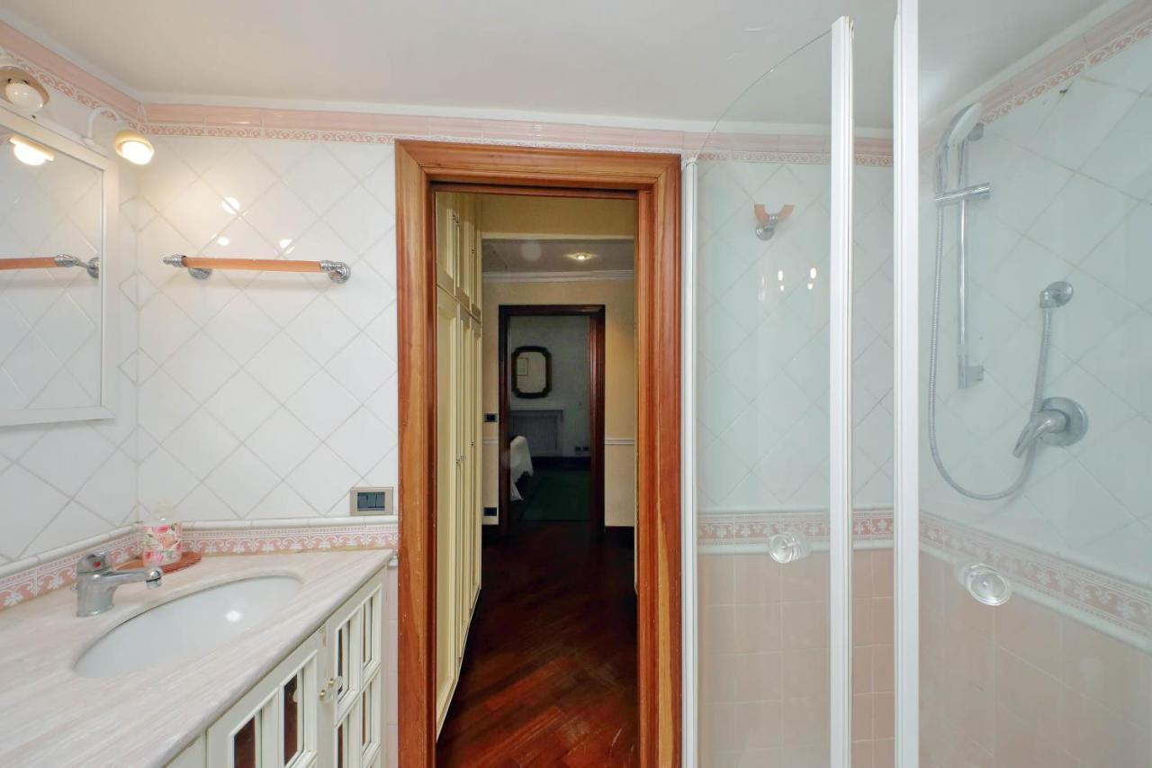 4Bnb - Luxury Trevi Apartment W Terrace Рим Экстерьер фото
